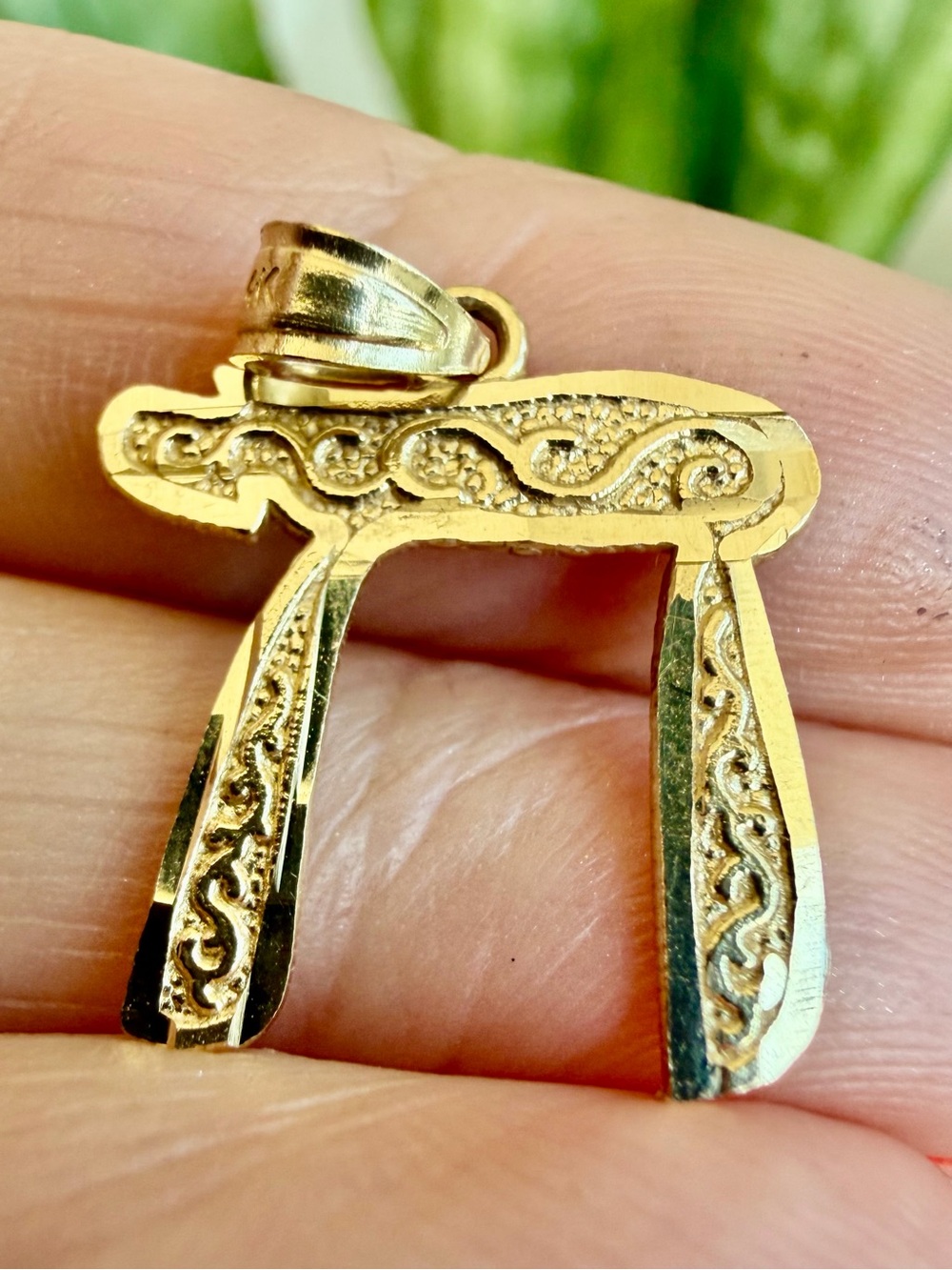 14k gold chai pendant